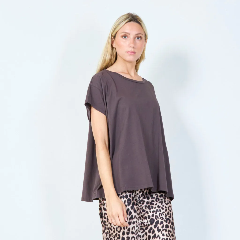 Casual t-shirt with rolled sleeves wholesale