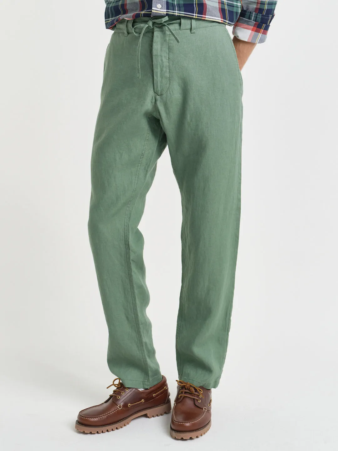 Gant Men Green Solid Relaxed Fit Full Length Trouser