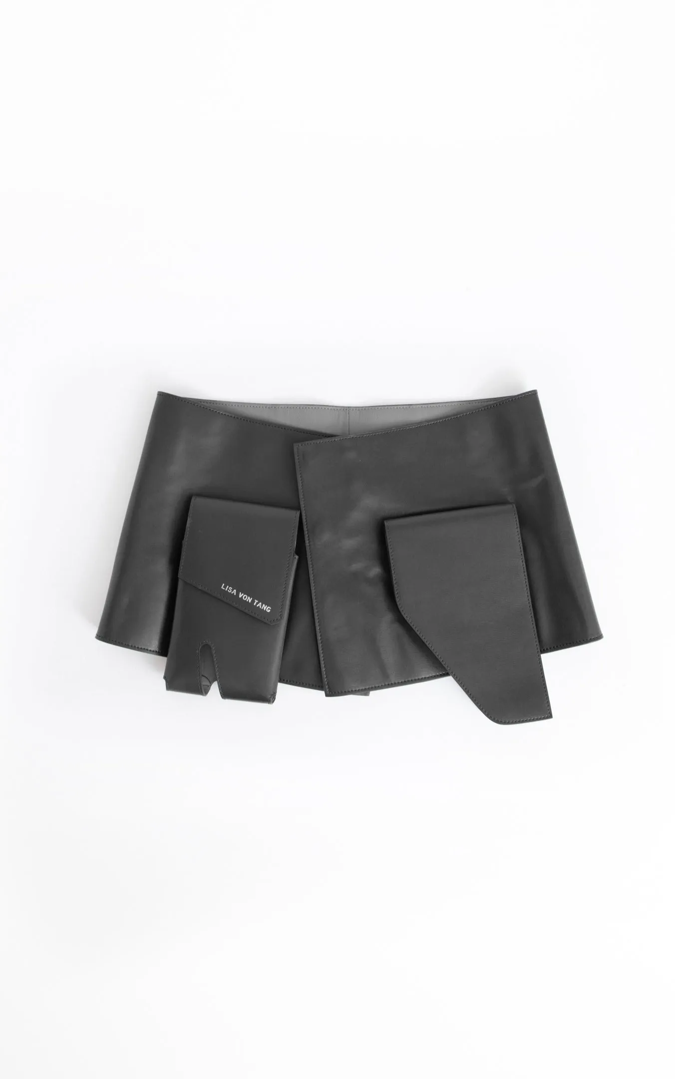 Magnetic Skirt Bag in Black