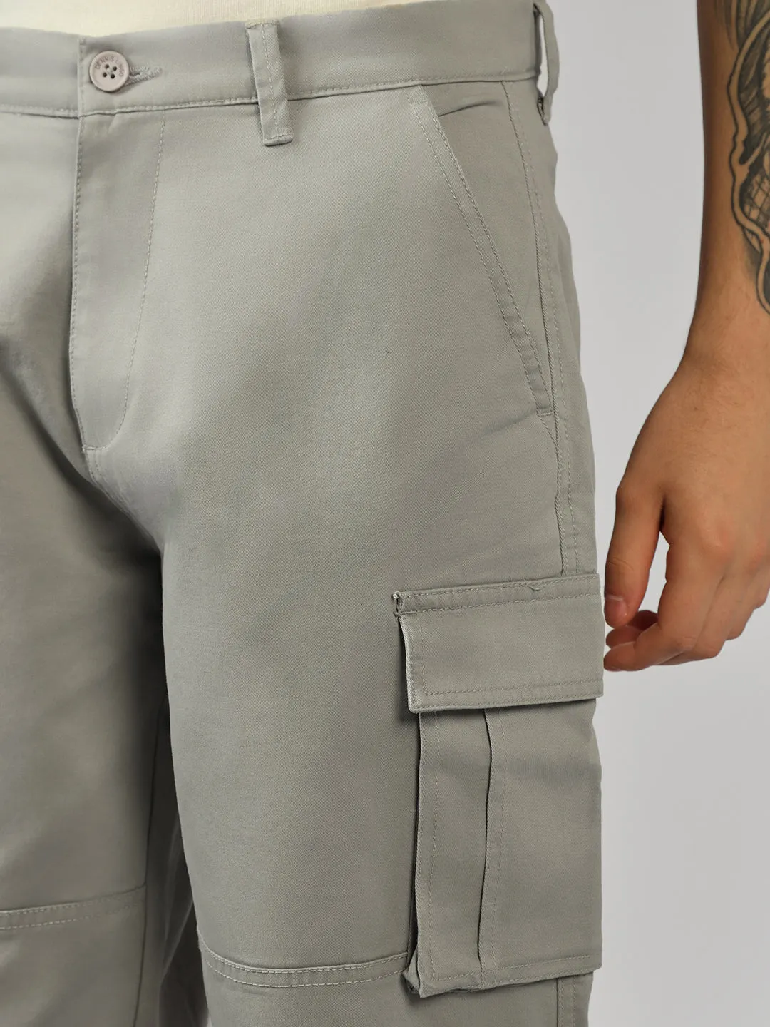 Men's Grey Solid Relaxed Fit Cargos