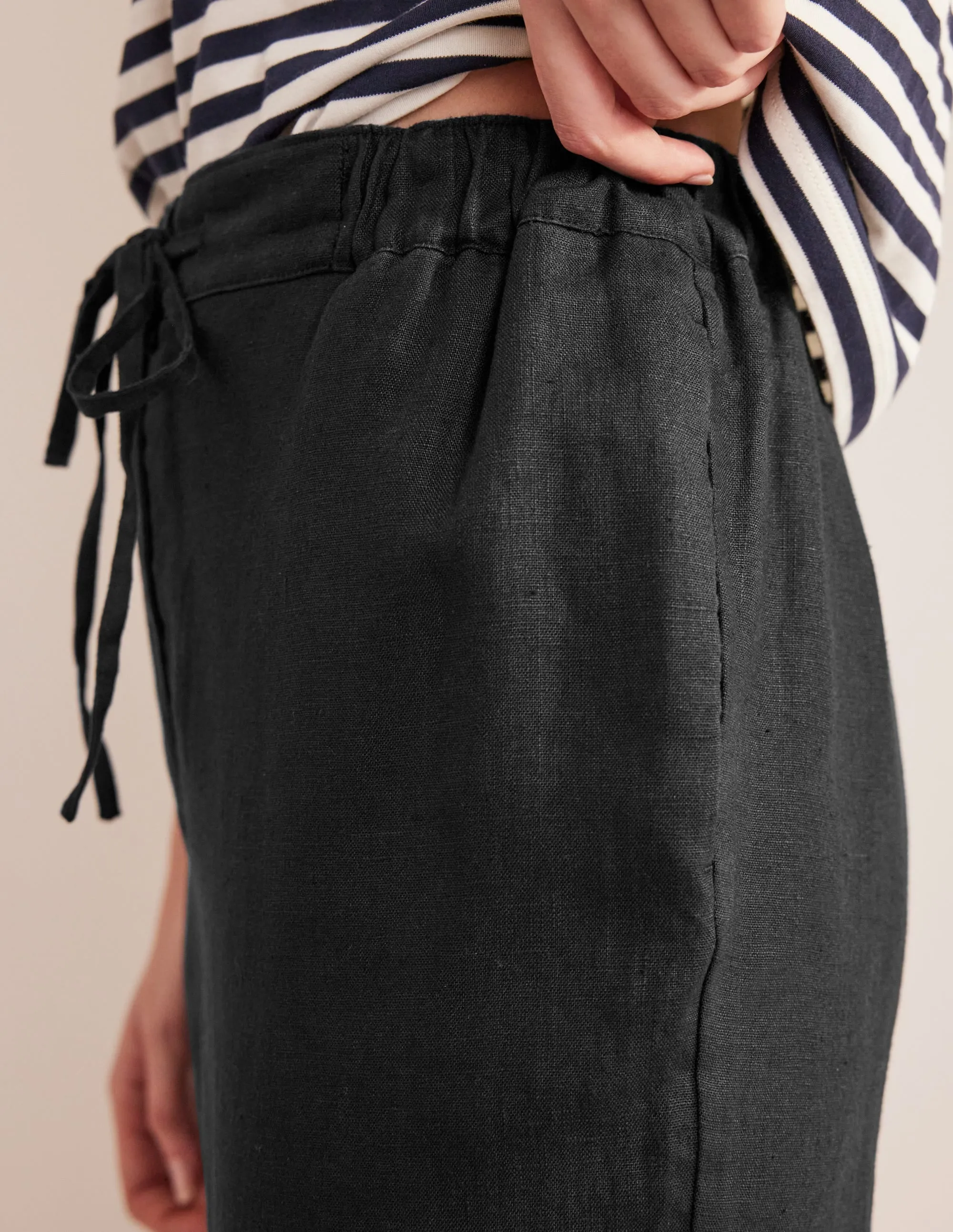 Relaxed Linen Pull On Trousers-Black